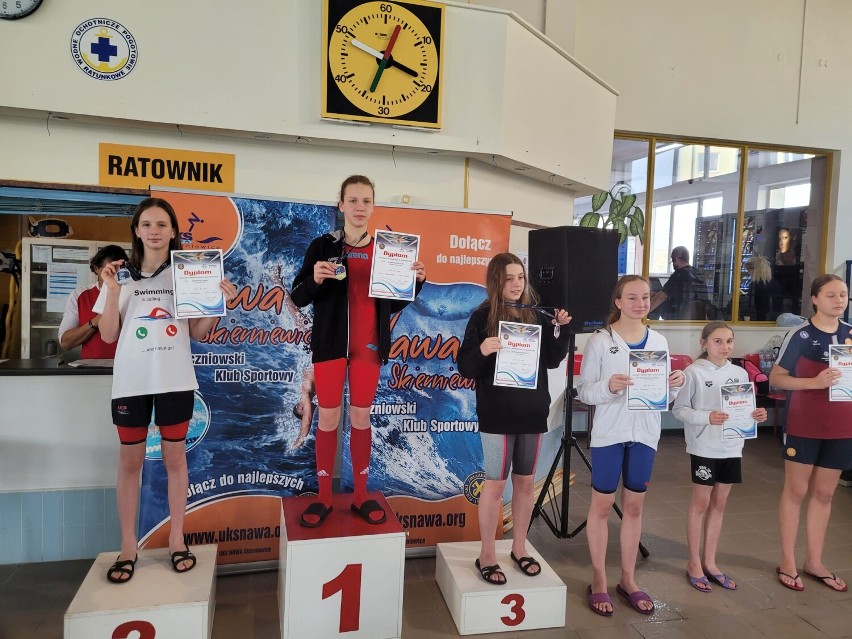 Ada Lewandowska dwukrotną medalistką w pływaniu. Tomaszowianka pobiła życiowe rekordy