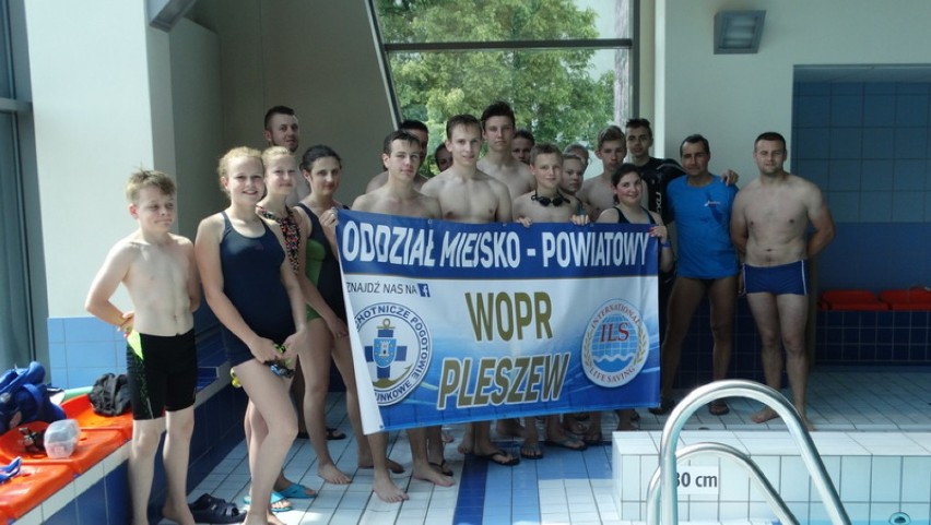 Ratownicy z Oddziału Miejsko - Powiatowego WOPR w Pleszewie przeszli szkolenie z nurkowania na wstrzymanym oddechu