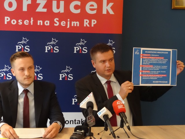 Poseł Marcin Porzucek i Adam Bogrycewicz, sekretarz Zarządu Okręgowego PiS w Pile