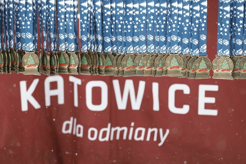 W Biegu Mikołajkowym w Katowicach humory dopisywały pomimo...