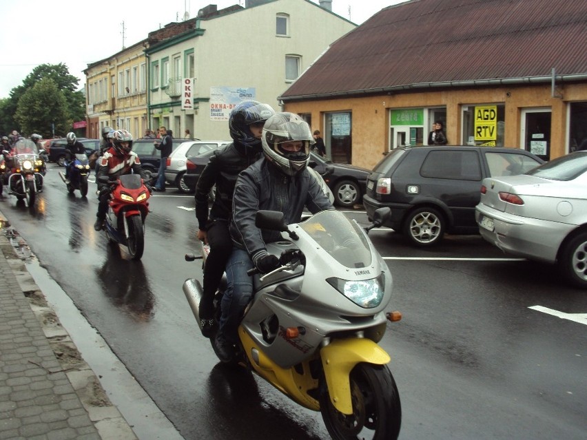 Parada motocykli i automobili w Kole