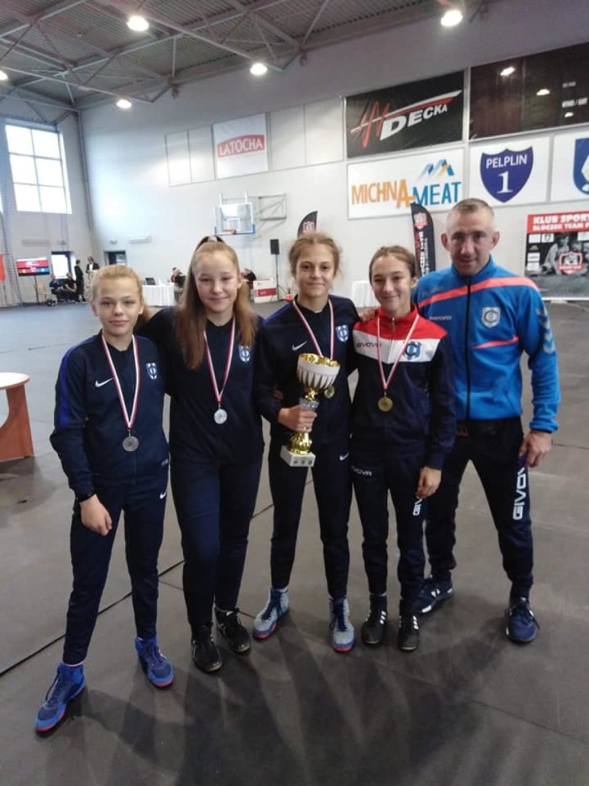 Cztery medale, w tym dwa złote, dla zapaśniczek Cartusii na międzywojewódzkich mistrzostwach w Pelplinie