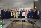 Trzynaście gmin zakłada spółkę SIM Tarnów. Małopolskie samorządy łączą siły, aby wybudować tanie mieszkania na wynajem