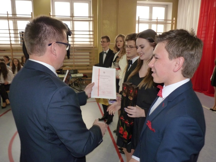 Zakończenie szkoły maturzystów z II LO w Radomsku