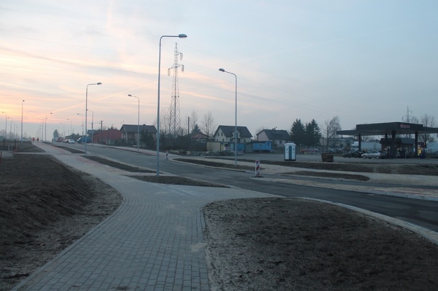 Budowa ulicy Chopina w Tomaszowie na finiszu. Zmiany organizacji ruchu przy dworcu