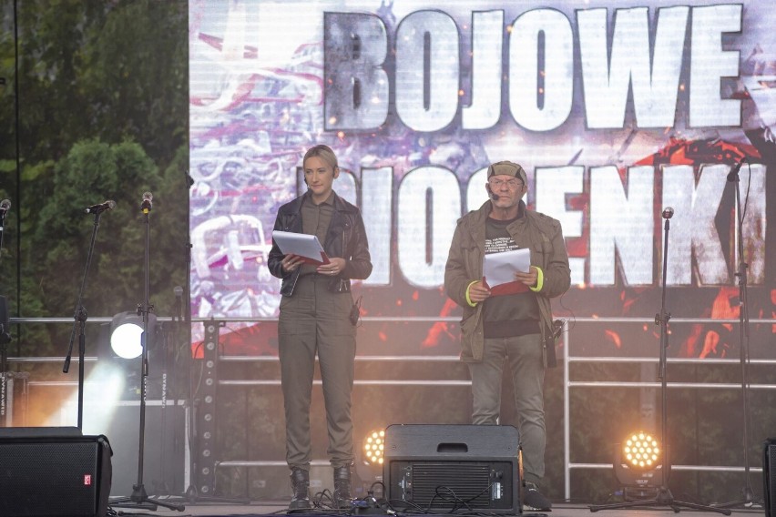 Koncert "Bojowe piosenki" w Targach Kielce. Rapował Tadek, śpiewali znani wykonawcy