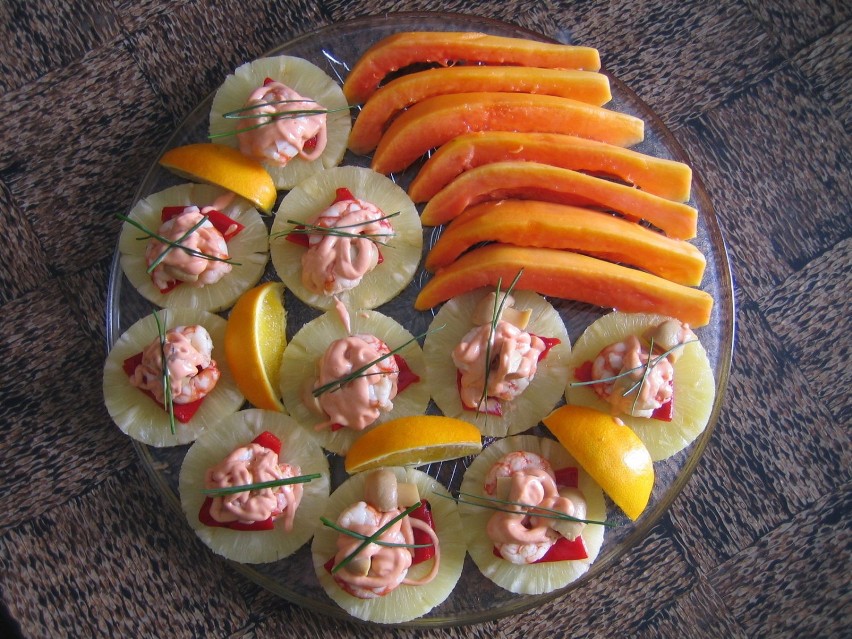 Tapas (papaja, ananas i owoce morza)