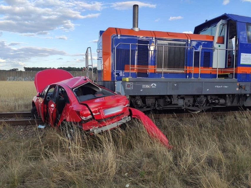Do wypadku doszło na przejeździe kolejowym w Bogaczowie.