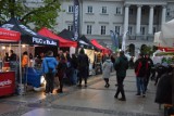 Udany, sobotni wieczór na kieleckim Rynku. I Świętokrzyski Festiwal Piwa przyciągnął tłumy. Zobacz zdjęcia