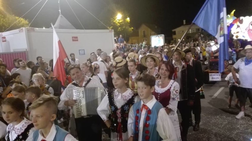 Grodzisk: Zespół Tańca Ludowego "Cybinka-Grodzisk" na festiwalu we francuskim St. Vincent-de-Tyrrose 