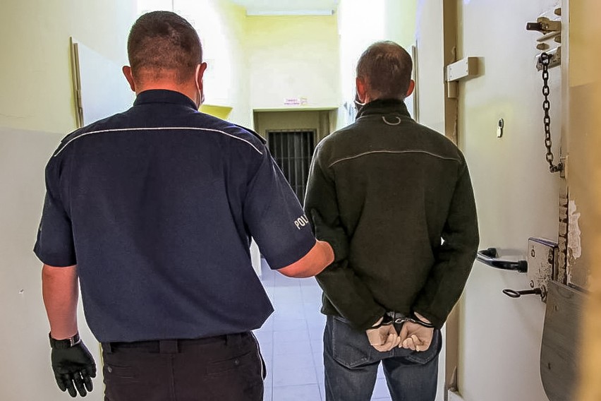 Policjanci z Żar rozpracowali papierosową mafię. Akt oskarżenia trafił do sądu