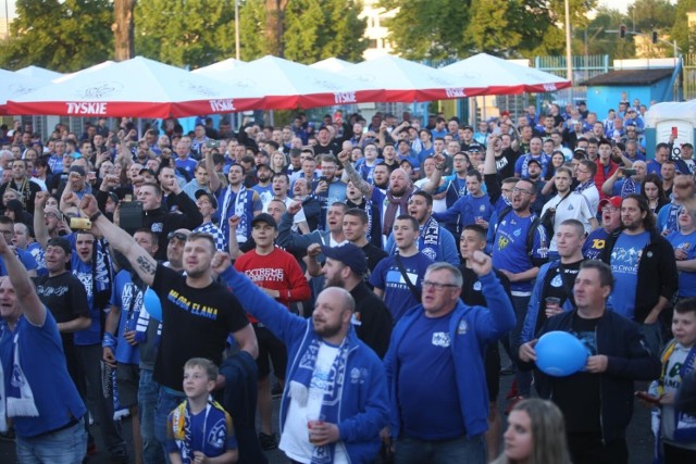 02.06.2021. Tak Ruch Chorzów fetował awans do II ligi. Kibicom marzy się teraz I liga. Jak będzie?