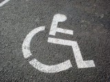 Nowe przepisy wydawania kart parkingowych dla niepełnosprawnych