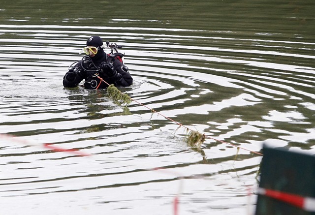 Bydgoska prokuratura prowadzi dochodzenie w sprawie utonięcia 54-letniego płetwonurka w austriackim jeziorze Attlersee.