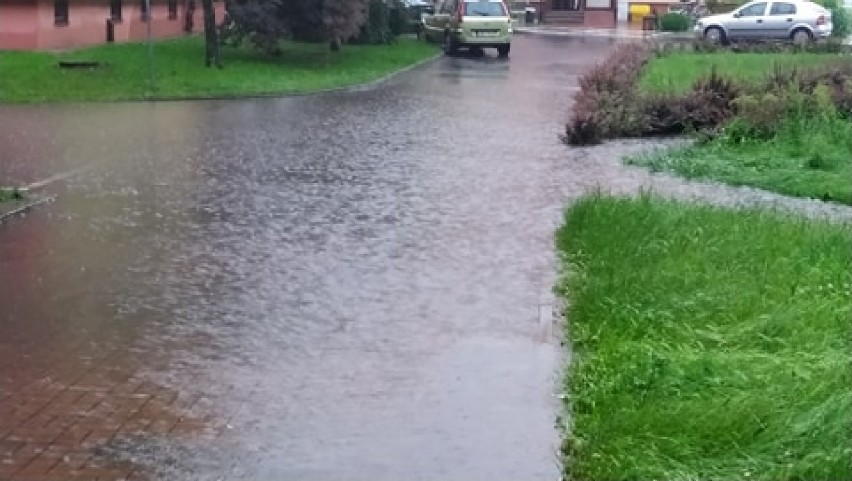 Ulewa w Bełchatowie i regionie. Część ulic miasta pod wodą