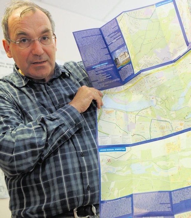 Andrzej Billert prezentuje nową rowerową mapę Poznania