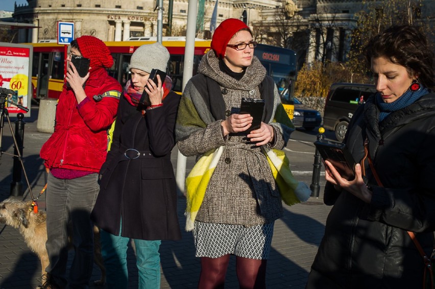 Krwawy telefon stanął w centrum. Wyjątkowy flashmob w...