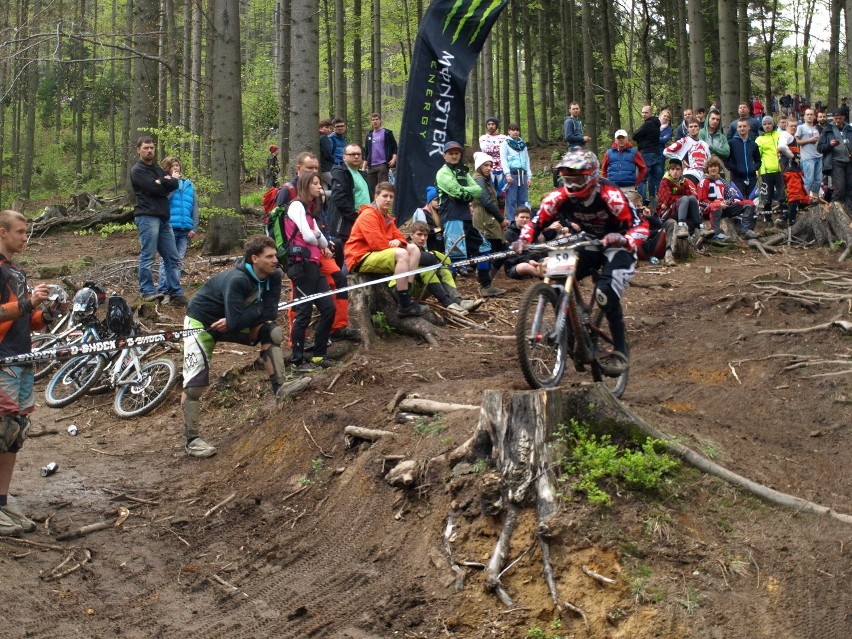 Downhill w Wiśle: Zjazd ze Stożka w dół, na czas i po błocie [ZDJĘCIA]