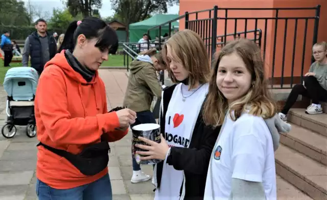 25 września na terenie SP 2 w Nowogardzie odbył się festyn charytatywny na rzecz Michała Kozery