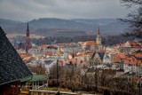 Nowy szlak turystyczny w Wałbrzychu. Gdzie prowadzi żółty szlak z wałbrzyskiego rynku i kto go wymyślił? ZDJĘCIA, WIDEO