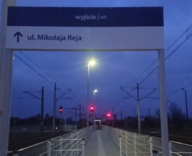 Dojście do peronu od strony ulicy Mikołaja Reja w Jędrzejowie już otwarte.