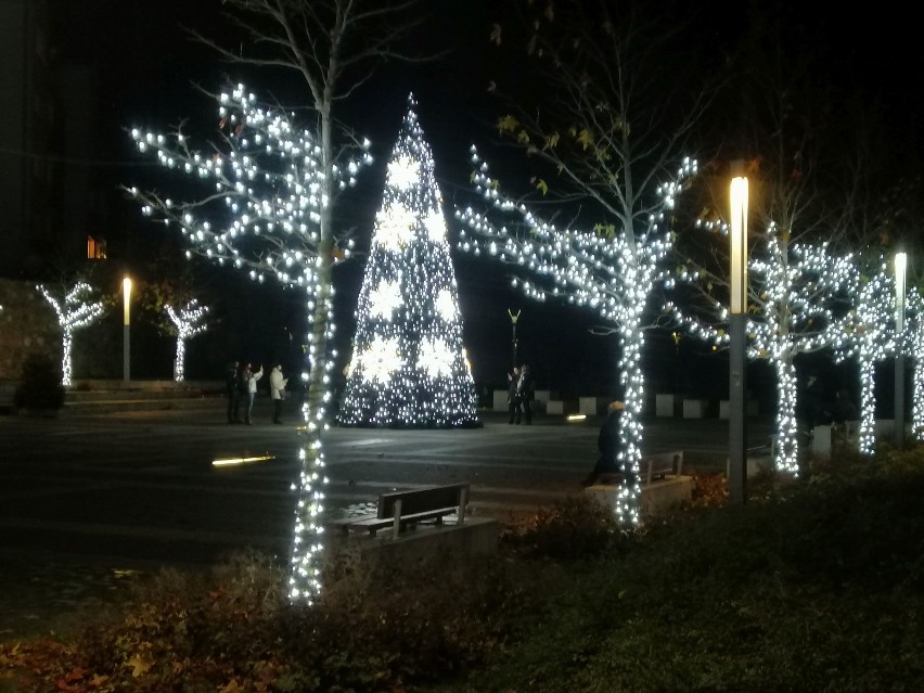 Goleniów w wydaniu świątecznym. Iluminacje już włączone