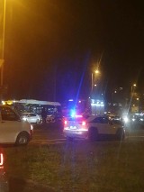 Wypadek na Alejach Trzech Wieszczów w Krakowie. Jeden pas zablokowany