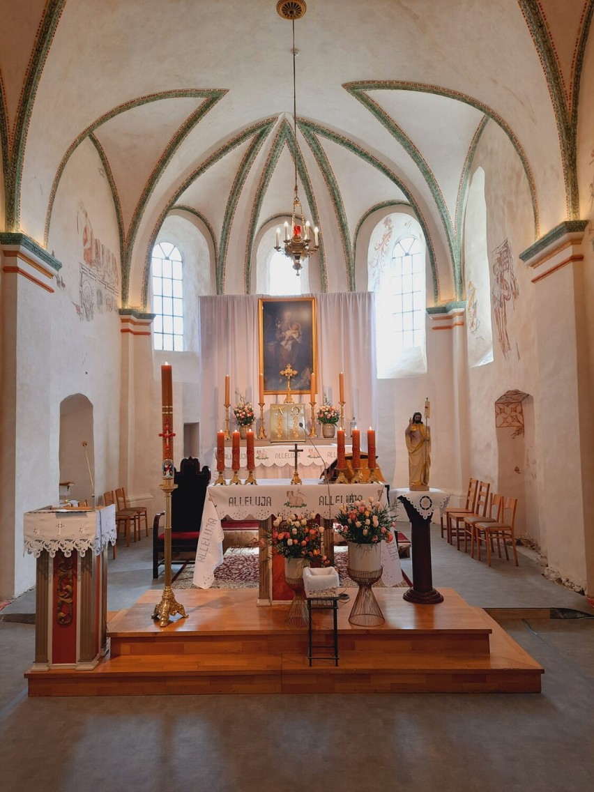 Piękny Grób Pański w parafii w Sadowie         