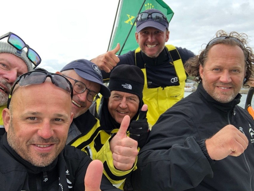 Bydgoszczanin popłynął w prestiżowych regatach Rolex Fastnet Race 2019 [zdjęcia]