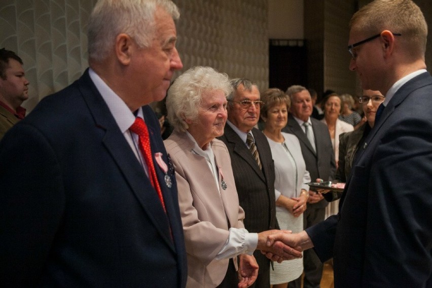 Złote Gody w Częstochowie [ZDJĘCIA] Jubileusz świętowało 27 par małżeńskich, które spędziły ze sobą co najmniej 50 lat