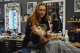 Barber Shop Bełchatów już gra w ramach 30. Finału WOŚP. Za obcięcie trzeba wrzucić datek do puszki