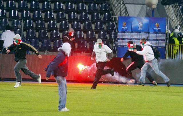 Oskarżeni zostaną ci, którzy pod koniec meczu i po jego zakończeniu wbiegli na murawę stadionu