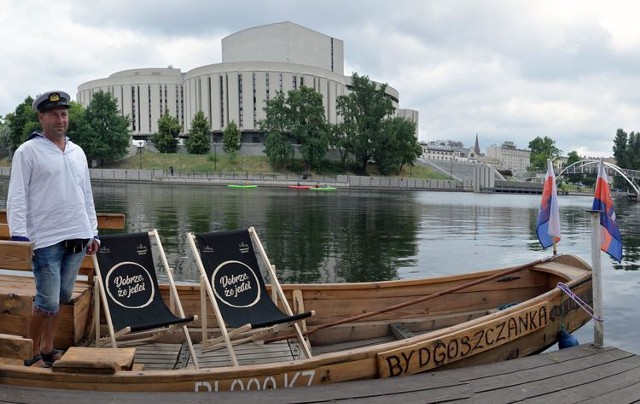 Rejsy po bydgoskiej Brdzie realizowane będą na 2 łodziach drewnianych o wdzięcznych nazwach "Bydgoszczanka" i "Słowianka"