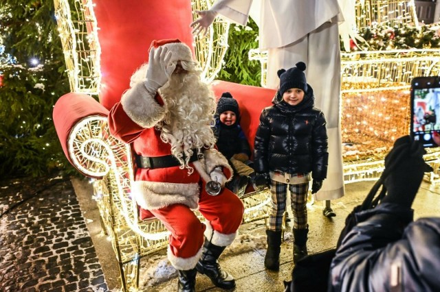 Mikołajki na Bydgoskim Jarmarku Świątecznym - zobacz zdjęcia w naszej galerii ▶▶