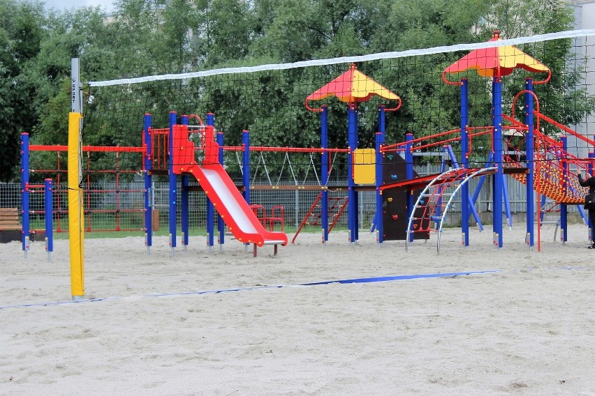 Kraków. Deweloper zbudował plac zabaw i wpuszcza tam wszystkie dzieci [ZDJĘCIA]
