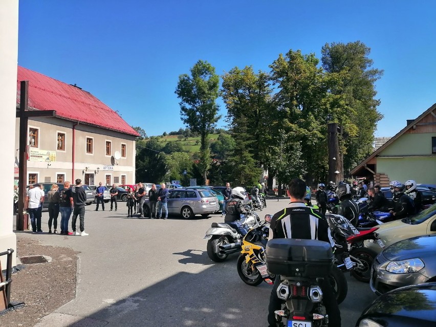 Istebna: Pogrzeb motocyklisty, który zginął na obwodnicy Ustronia