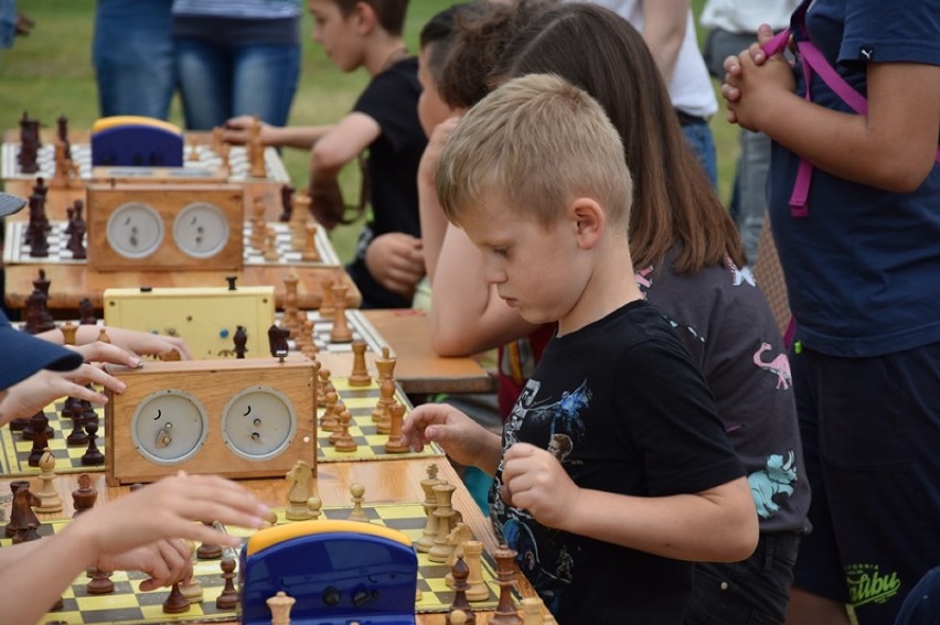 Młodzi szachiści pojedynkowali się w Bajkolandzie