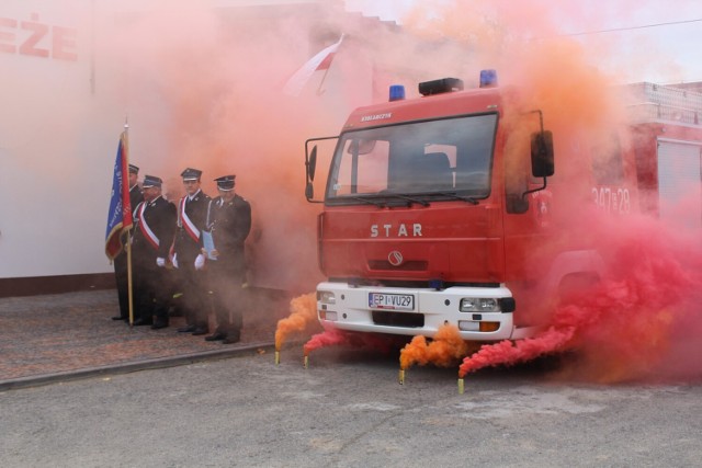 Nowy wóz strażacki dla OSP Papieże