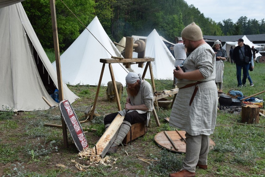 Jaćwieski Festyn Archeologiczny 2019 w Szwajcarii. Warsztaty, gry i zabawy oraz walki wojów [ZDJĘCIA]