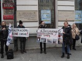 Protest lokatorów przy Piotrkowskiej 104! ZDJĘCIA, WIDEO. Protest zorganizowało Łódzkie Stowarzyszenie Lokatorów 