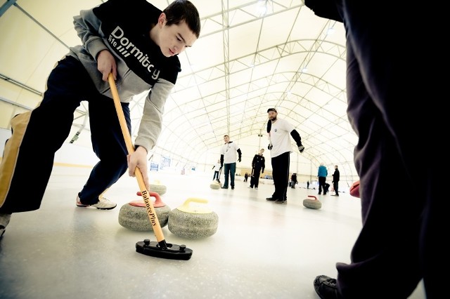 Zasad curlingu będzie się można nauczyć od fachowców