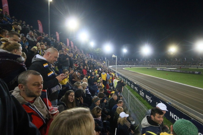 Stadion znów wypełnił się kibicami po brzegi. Zobacz fanów Speed Car Motoru na meczu z Fogo Unią Leszno 