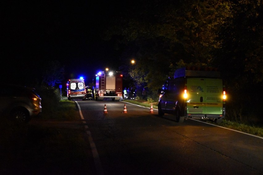 Zderzenie trzech samochodów osobowych w Głazicy. Zablokowana droga powiatowa
