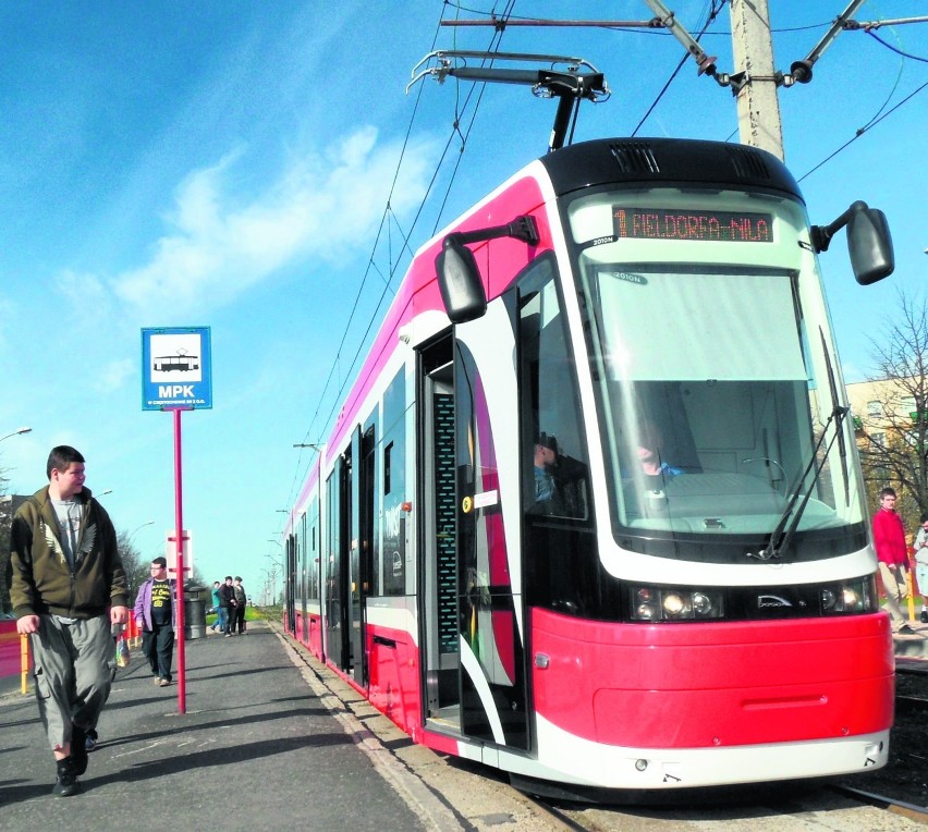 Tramwaje w Częstochowie: Pierwsze Trójki wyjadą na tory już 3 września