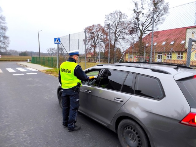 Kontrole funkcjonariuszy z KPP w Tucholi w ramach akcji "Trzeźwy kierujący"