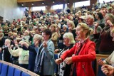 Wiosenne Forum Seniora w Krakowie: Spotkanie z niezwykłymi ludźmi. Laura Łącz gościem specjalnym