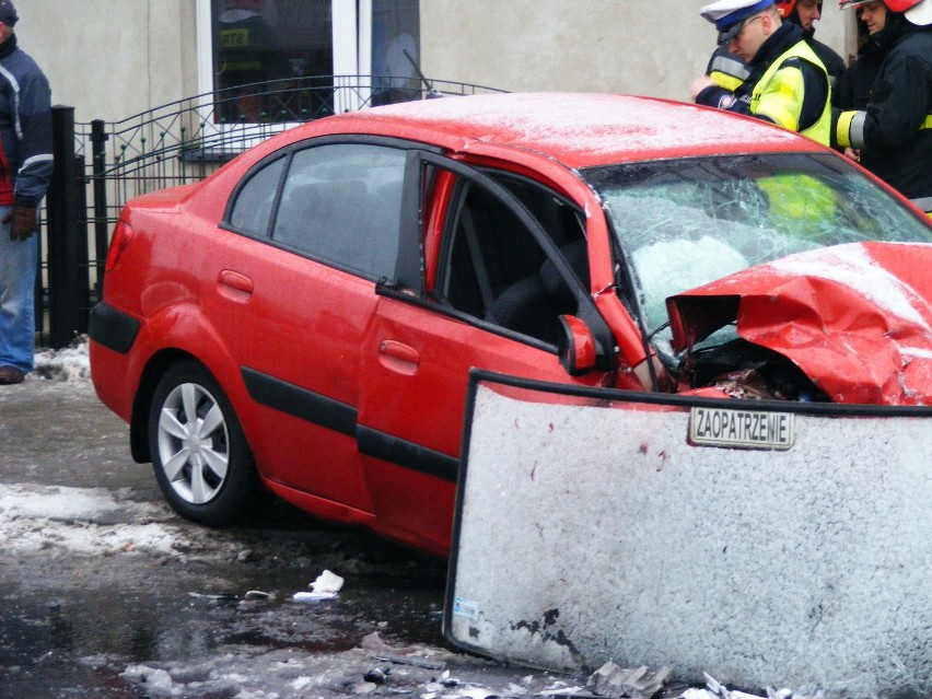 KRÓTKO: Trzy osoby zostały ranne w wypadku na DK 78 w Nakle Śląskim [ZDJĘCIA]