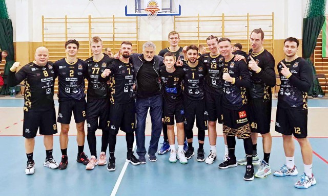 Rundę zasadniczą rozgrywek 3 Ligi Mężczyzn Basket Piła - Powiat Pilski zakończył na zaszczytnym, pierwszym miejscu
