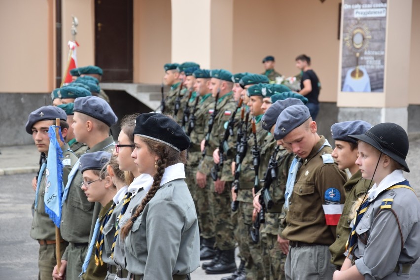 Na pl. Skargi w Jarosławiu odbyły się oficjalne uroczystości...