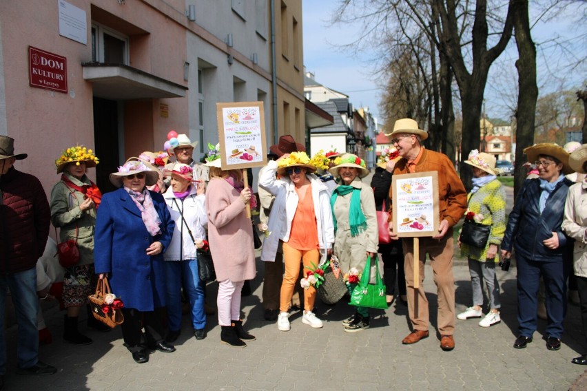 Wiosenny marsz kapeluszy przeszedł przez Łęczycę. Zobaczcie...